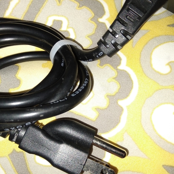 Venom 80w X2 battery charger - Picture 7 of 10